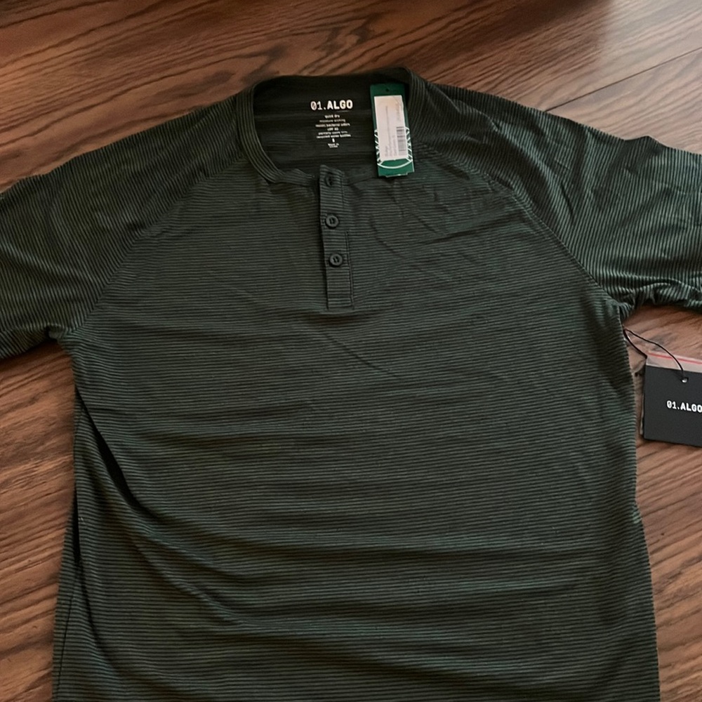 01.Algo short sleeve quarter button.